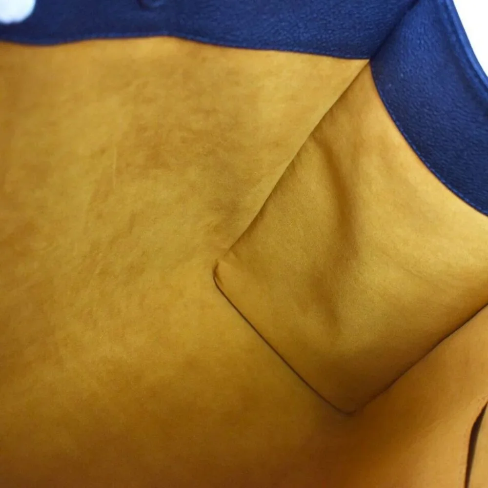 Authenticity GuaranteeD LOUIS VUITTON GM 2Way Hand Bag - Picture 16 of 16